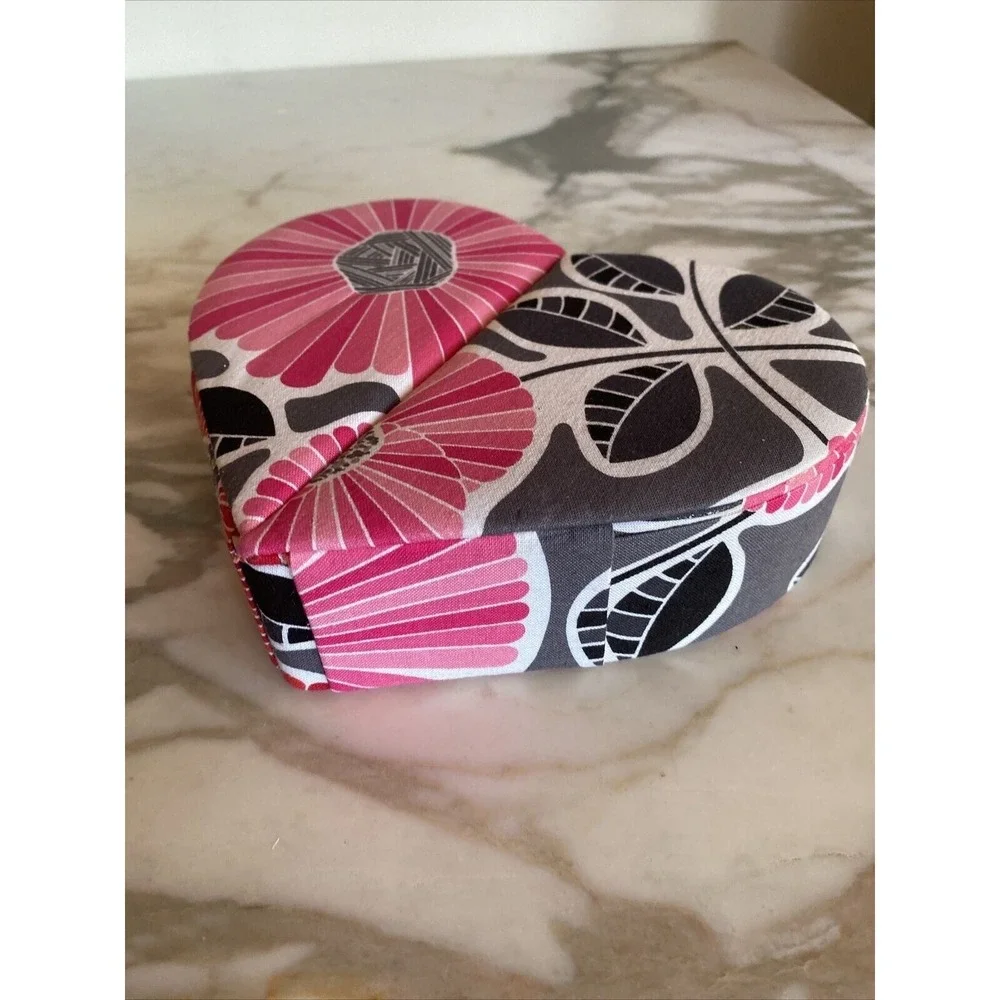Vera Bradley Heart to Heart‎ Jewelry Case in Cheery Blossoms